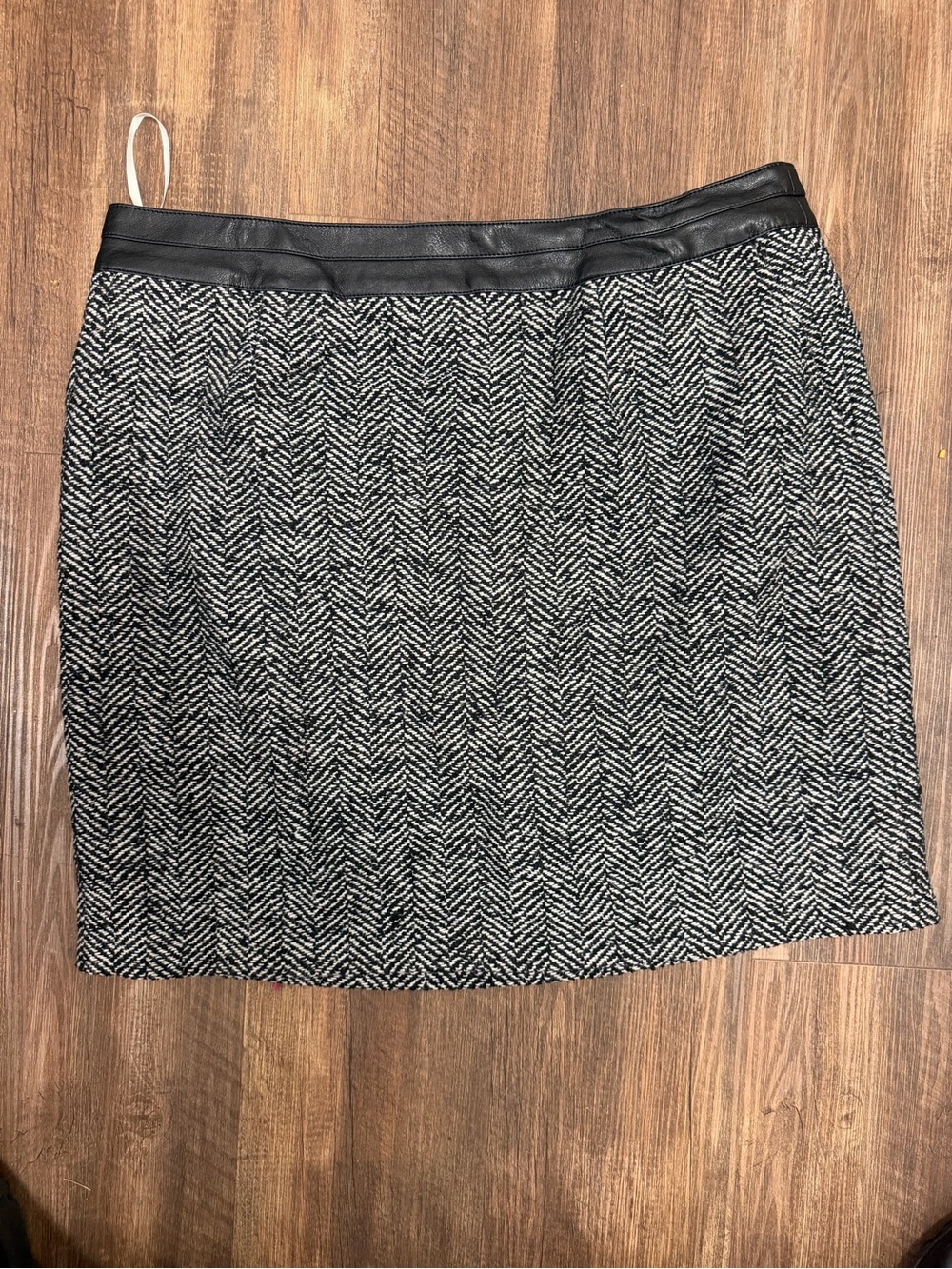 Boston Proper Black & White Herringbone Pencil Skirt with Leather Waistband
